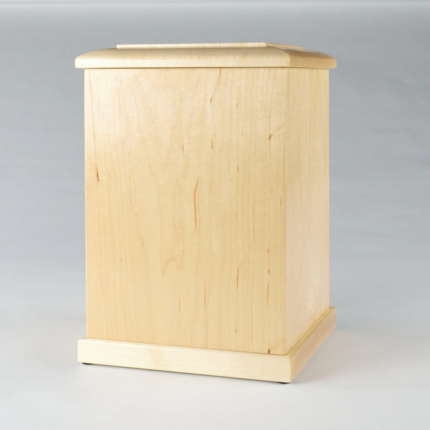 Upright Maple Urn