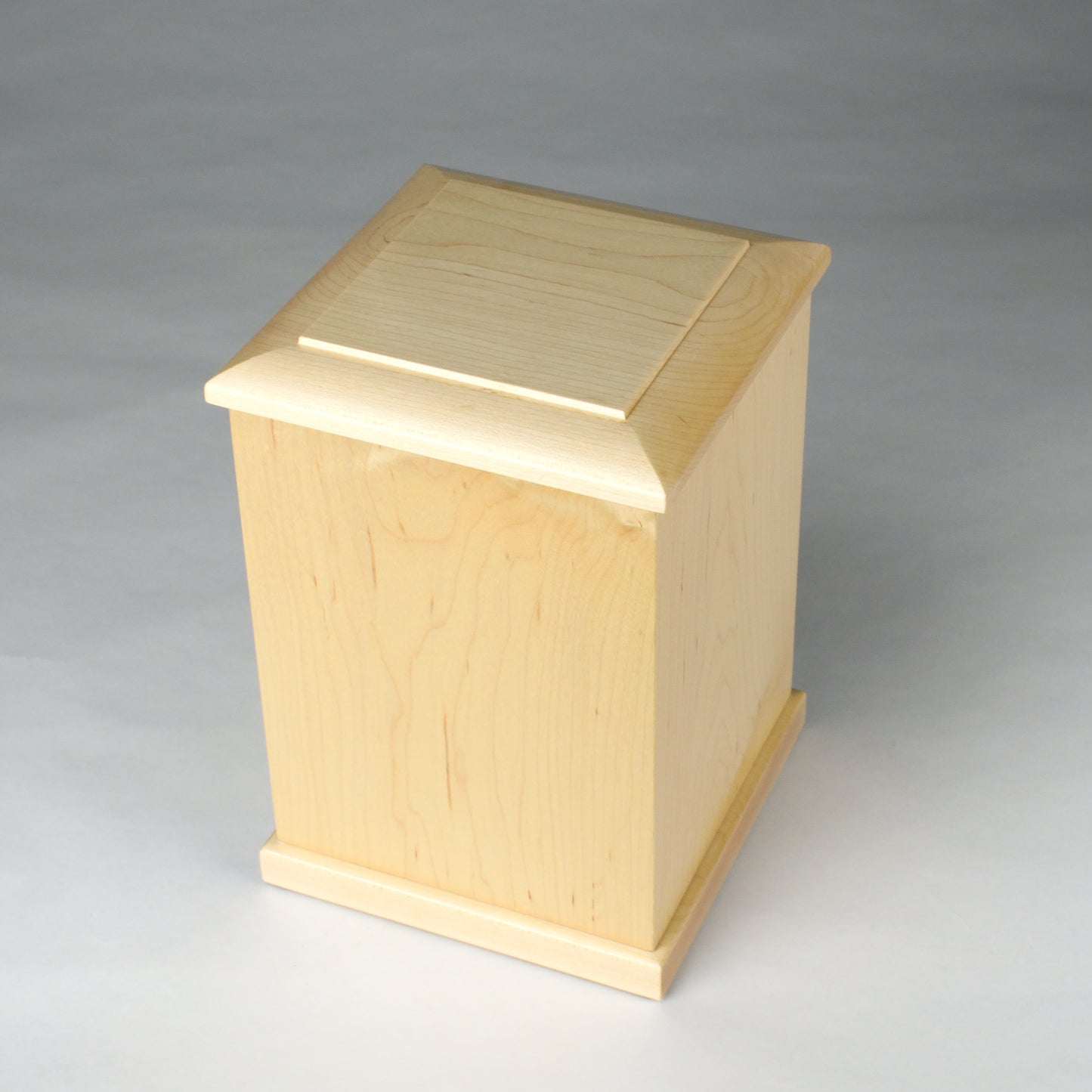 Upright Maple Urn